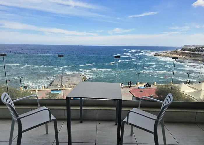Front Sea View 3 Bedroom 2 Bathrooms At Sliema Beach Promenade