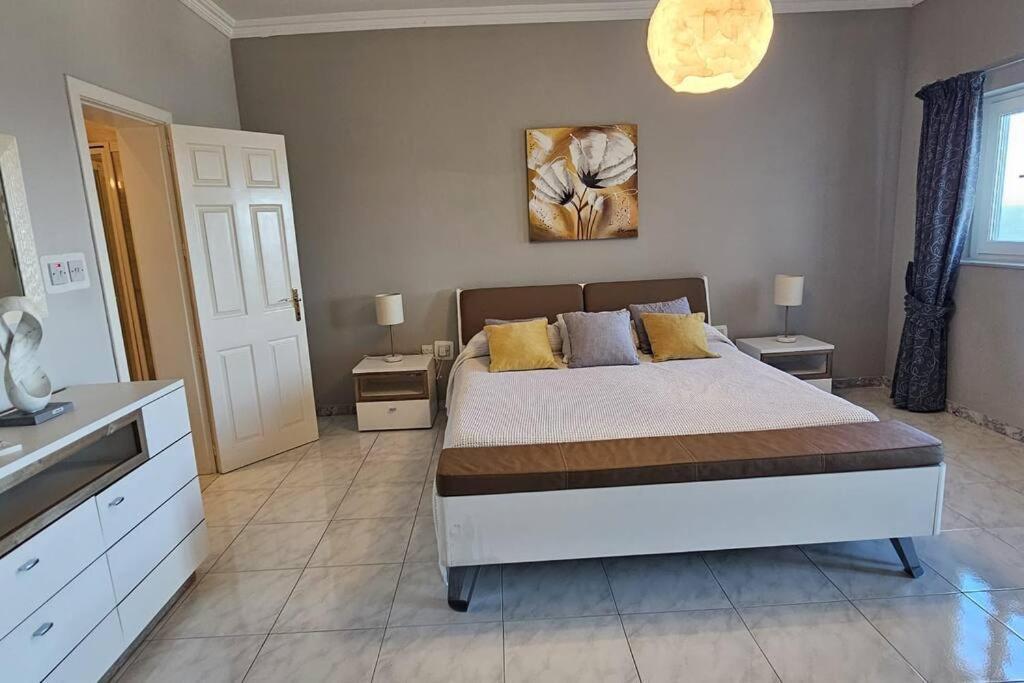 Appartement Front Sea View 3 Bedroom 2 Bathrooms At Promenade Sliema