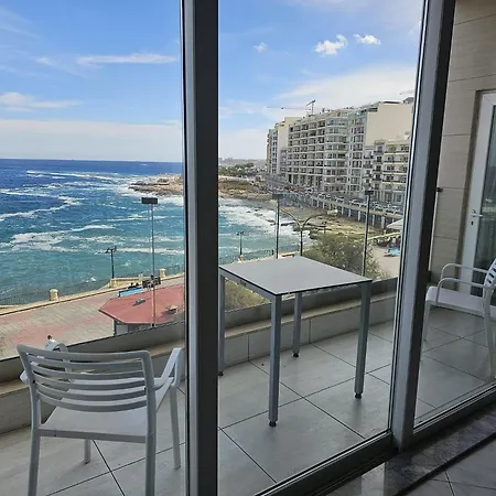 Front Sea View 3 Bedroom 2 Bathrooms At Sliema Beach Promenade Exterior photo