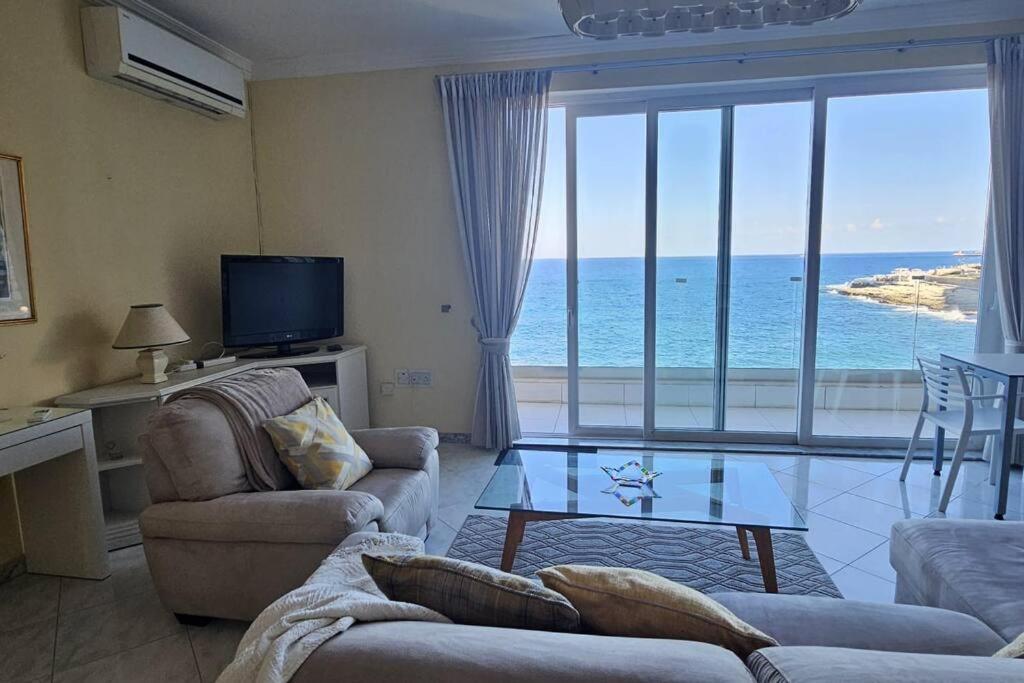 Front Sea View 3 Bedroom 2 Bathrooms At Promenade Apartment *