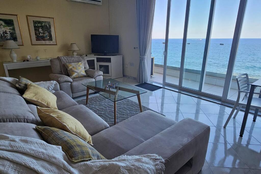 Front Sea View 3 Bedroom 2 Bathrooms At Promenade Apartment