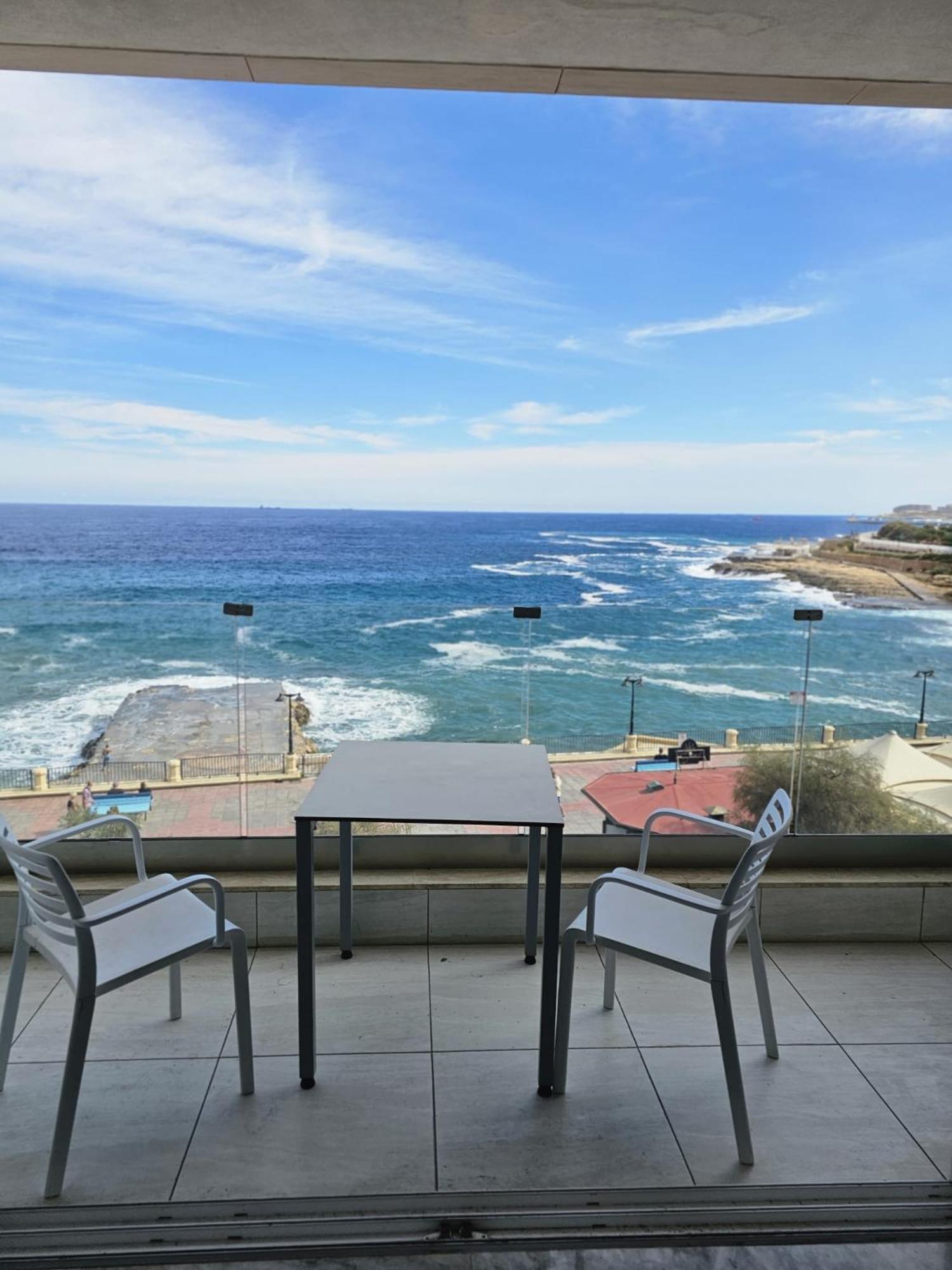 Front Sea View 3 Bedroom 2 Bathrooms At Promenade Apartment